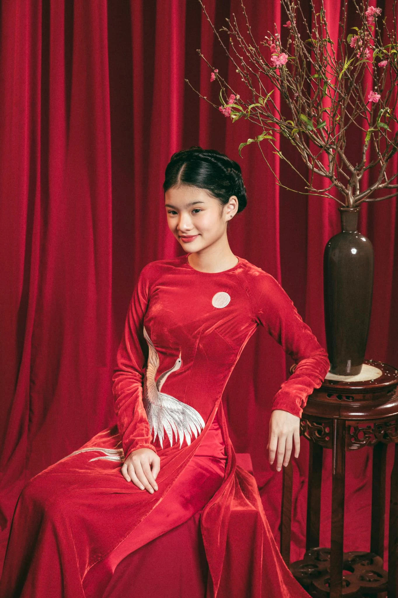 Bảo Tiên là con gái của đạo diễn Trương Ngọc Ánh. Dù chỉ mới 14 tuổi nhưng cô bé đã ra dáng thiếu nữ với chiều cao vượt trội và thừa hưởng nhiều nét đẹp của mẹ. Bảo Tiên là con gái của đạo diễn Trương Ngọc Ánh. Dù chỉ mới 14 tuổi nhưng cô bé đã ra dáng thiếu nữ với chiều cao vượt trội và thừa hưởng nhiều nét đẹp của mẹ.