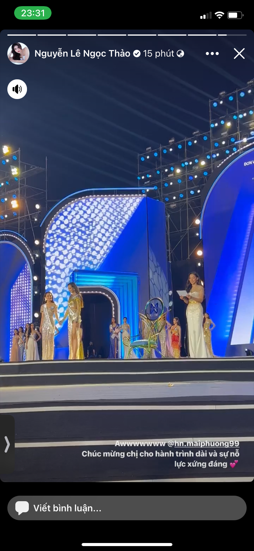 Á hậu Ngọc Thảo vỡ òa hạnh phúc và vui sướng khi Mai Phương đăng quang ngôi vị cao nhất của cuộc thi.