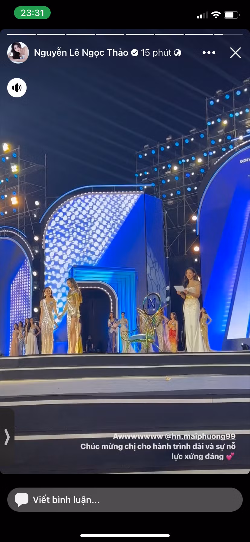 Á hậu Ngọc Thảo vỡ òa hạnh phúc và vui sướng khi Mai Phương đăng quang ngôi vị cao nhất của cuộc thi.