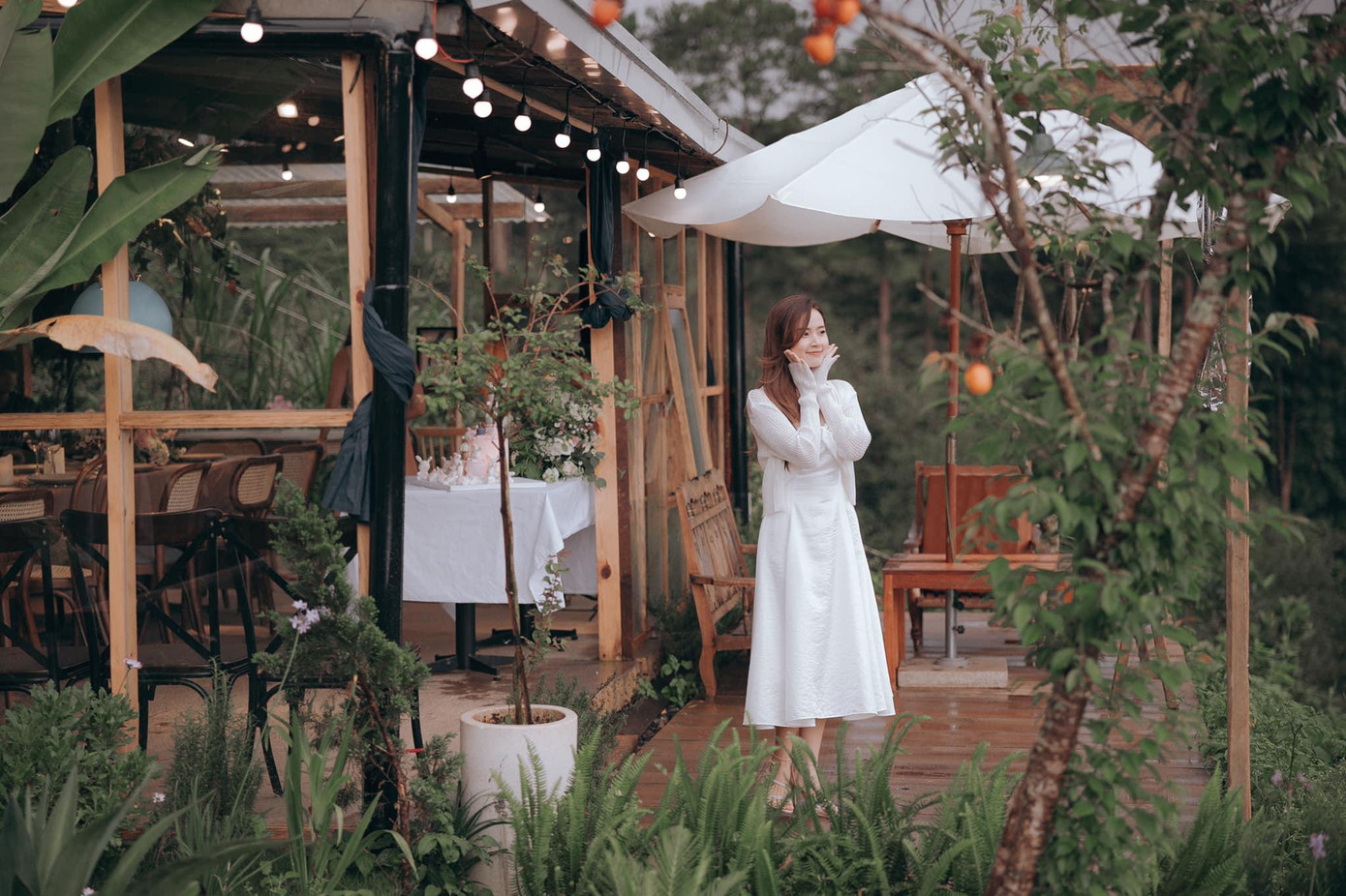 Nữ diễn viên chủ yếu chọn các thiết kế có kiểu dáng ứng dụng cao, thoải mái sáng tạo trong cách phối đồ và có thể phù hợp với nhiều sự kiện.