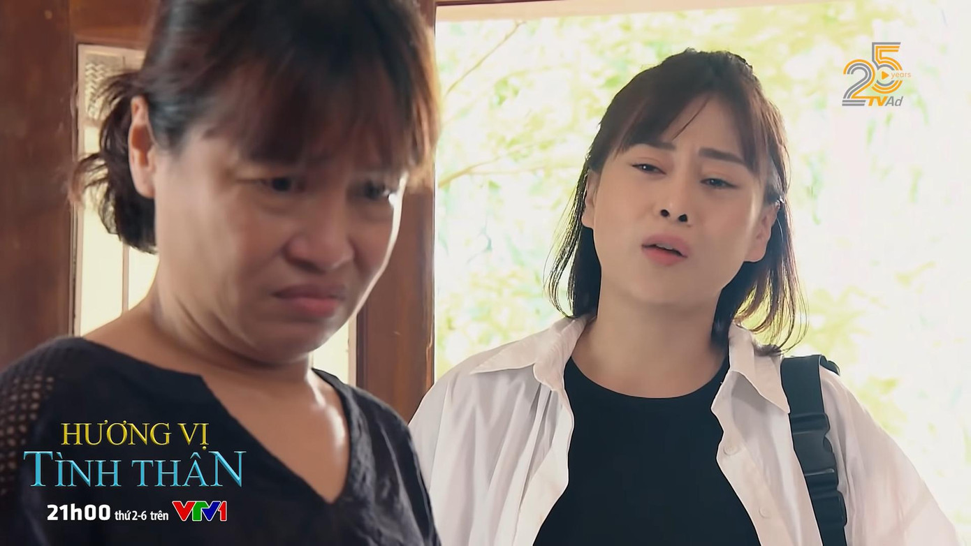 Trên màn ảnh, bà Bích của Tú Oanh đanh đá, có chút điêu ngoa, ăn vận lôi thôi, gần như không được trang điểm khi lên hình. Chị còn chủ động giảm cân một chút để nom tiều tuỵ hơn, phù hợp với vai diễn. Trên màn ảnh, bà Bích của Tú Oanh đanh đá, có chút điêu ngoa, ăn vận lôi thôi, gần như không được trang điểm khi lên hình. Chị còn chủ động giảm cân một chút để nom tiều tuỵ hơn, phù hợp với vai diễn.