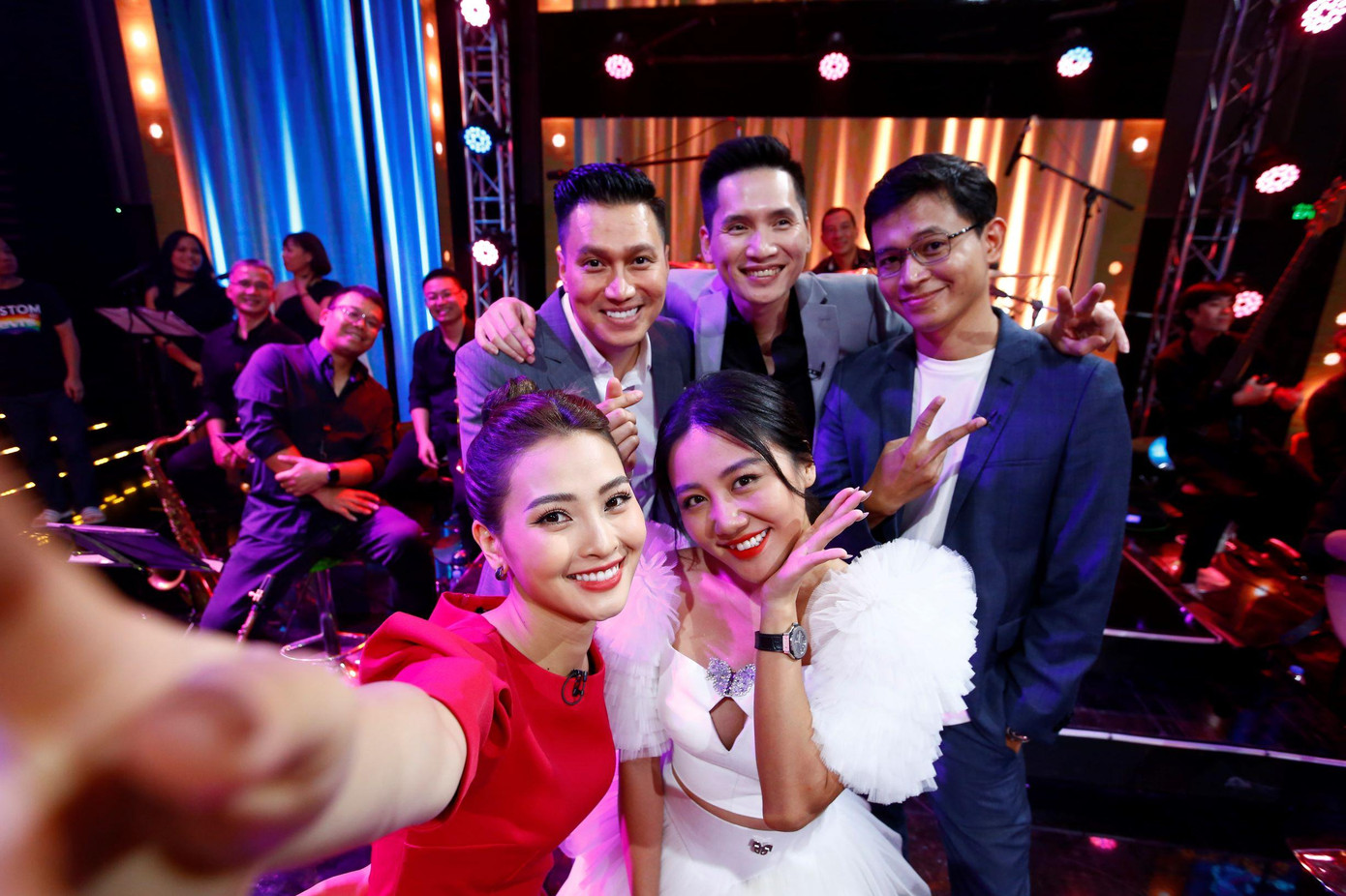 Hậu trường của khách mời và bộ 3 dẫn chương trình