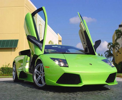 Loại cửa đẩy lên trên đặc trưng của Lamborghini