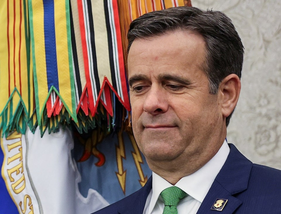 Ông John Ratcliffe (trái) và ông Mike Lee (phải). (Ảnh: Reuters) Ông John Ratcliffe (trái) và ông Mike Lee (phải). (Ảnh: Reuters)