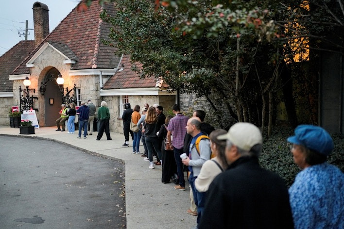 Một điểm bỏ phiếu ở Atlanta (bang Georgia, Mỹ). (Ảnh: Reuters) Một điểm bỏ phiếu ở Atlanta (bang Georgia, Mỹ). (Ảnh: Reuters)