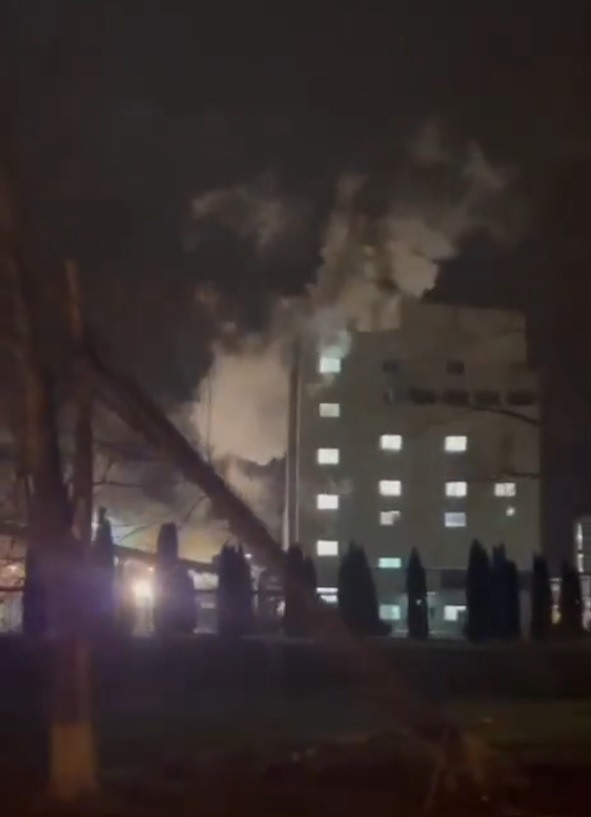 Hiện trường vụ cháy ở Belgorod. (Ảnh chụp màn hình)