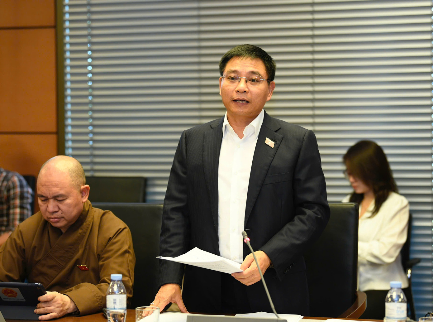 Bộ trưởng Bộ GTVT Nguyễn Văn Thắng phát biểu tại tổ. Bộ trưởng Bộ GTVT Nguyễn Văn Thắng phát biểu tại tổ.