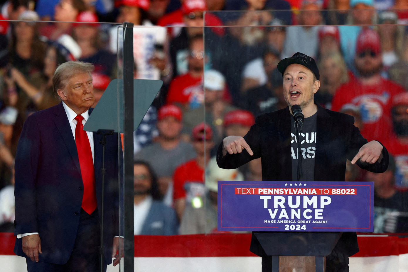 Tổng thống đắc cử Mỹ Donald Trump và tỷ phú Elon Musk. (Ảnh: Reuters)