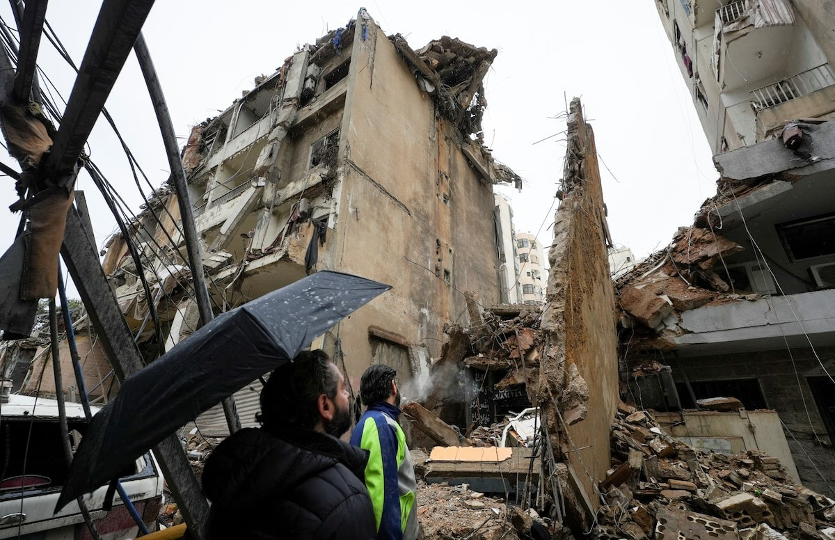 Khói bốc lên ở Beirut ngày 26/11, trước khi Israel và Hezbollah đạt được thoả thuận ngừng bắn. (Ảnh: Reuters)