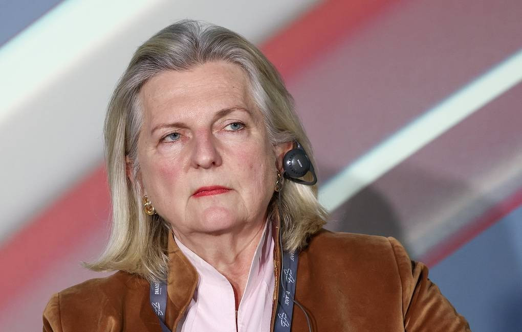 Bà Karin Kneissl - cựu Bộ trưởng Ngoại giao Áo. Bà Karin Kneissl - cựu Bộ trưởng Ngoại giao Áo.