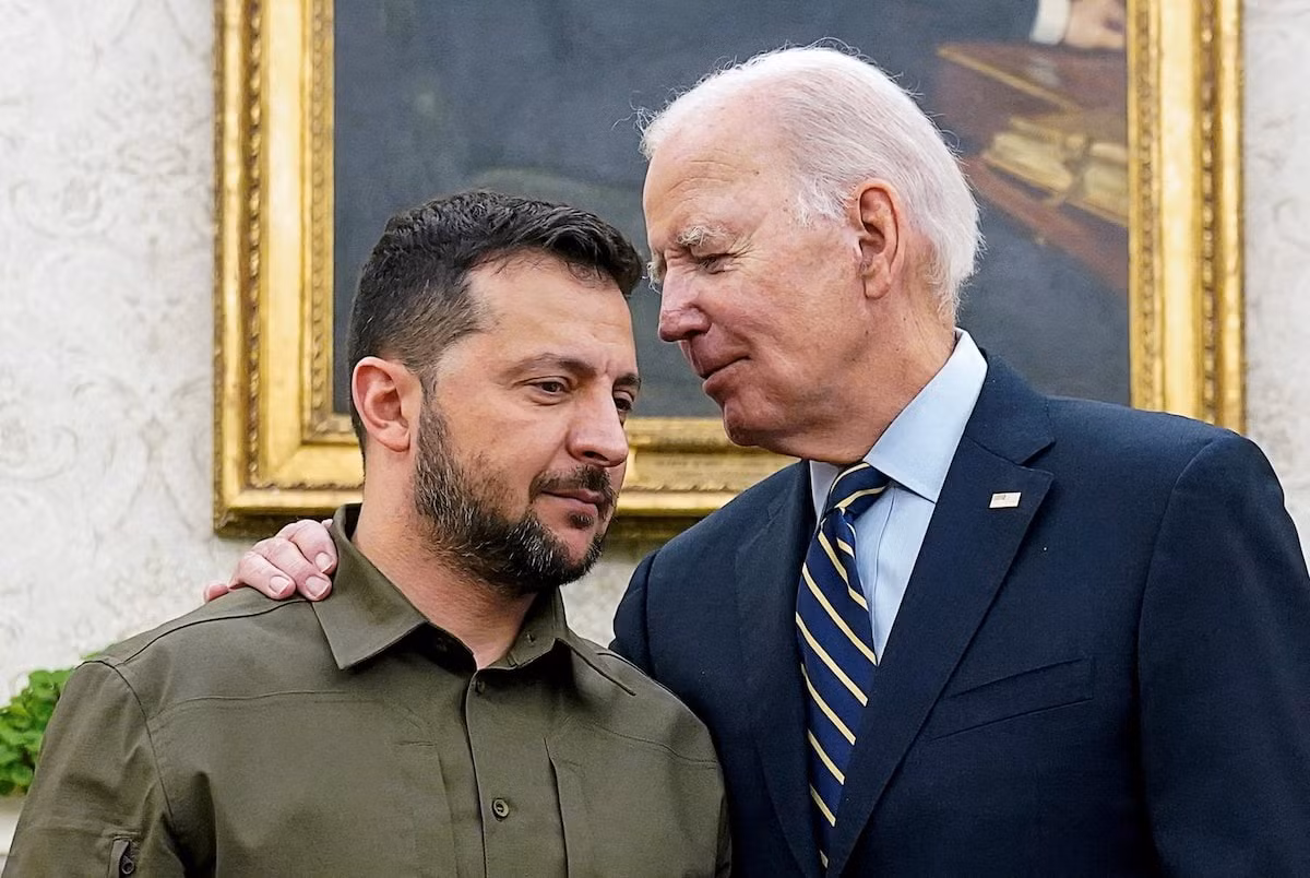 Tổng thống Mỹ Joe Biden và Tổng thống Ukraine Volodymyr Zelensky. (Ảnh: Reuters)