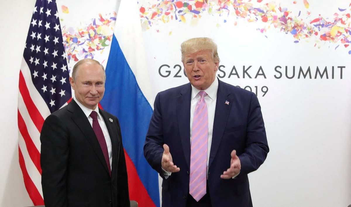 Ông Vladimir Putin và ông Donald Trump gặp nhau năm 2019. (Ảnh: Reuters)