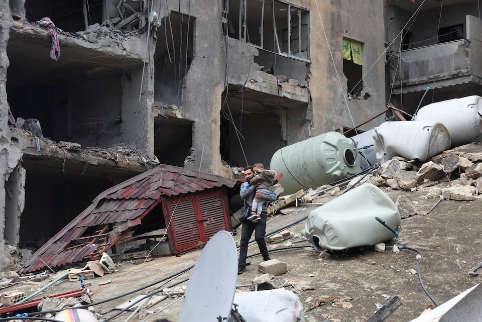 Nhiều công trình biến thành đống đổ nát sau 14 tháng giao tranh. (Ảnh: Reuters)