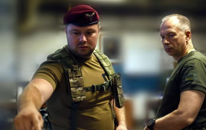 Ông Oleh Apostol (trái). (Ảnh: Pravda) Ông Oleh Apostol (trái). (Ảnh: Pravda)