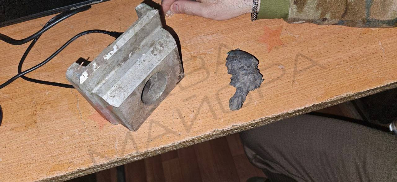 Mảnh vỡ tên lửa có chữ "Storm Shadow". (Ảnh: X) Mảnh vỡ tên lửa có chữ "Storm Shadow". (Ảnh: X)