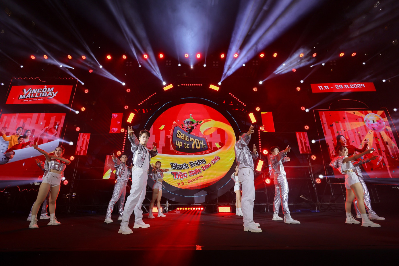 Sự kiện “Black Friday - Tiệc sale bao chất” đúng dịp Vincom 20 đã khuấy động tinh thần mua sắm với những ưu đãi cực hấp dẫn Sự kiện “Black Friday - Tiệc sale bao chất” đúng dịp Vincom 20 đã khuấy động tinh thần mua sắm với những ưu đãi cực hấp dẫn