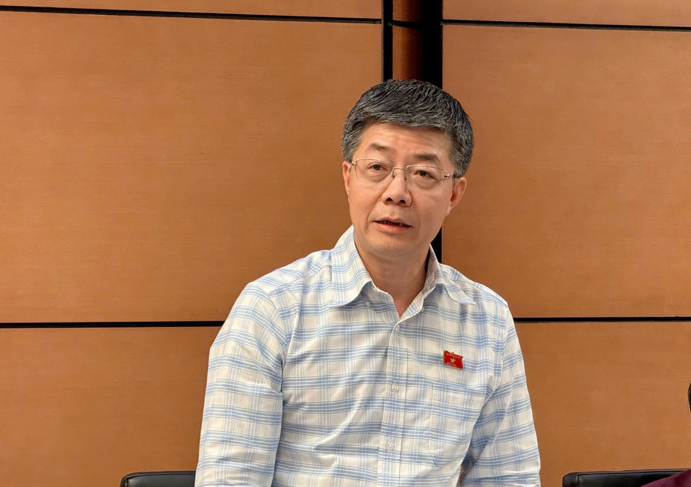 Đại biểu Nguyễn Mạnh Hùng góp ý thảo luận tại tổ. Đại biểu Nguyễn Mạnh Hùng góp ý thảo luận tại tổ.