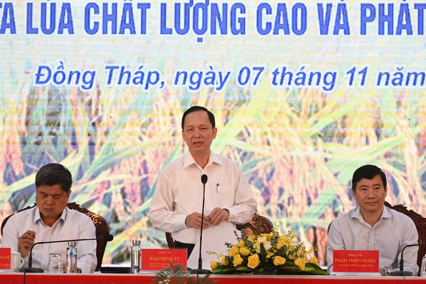 Phó Thống đốc Đào Minh Tú: Nếu chỉ nhìn vào lợi ích cá nhân thì đề án sẽ không thành công. Ảnh: Thanh Thuỷ. Phó Thống đốc Đào Minh Tú: Nếu chỉ nhìn vào lợi ích cá nhân thì đề án sẽ không thành công. Ảnh: Thanh Thuỷ.