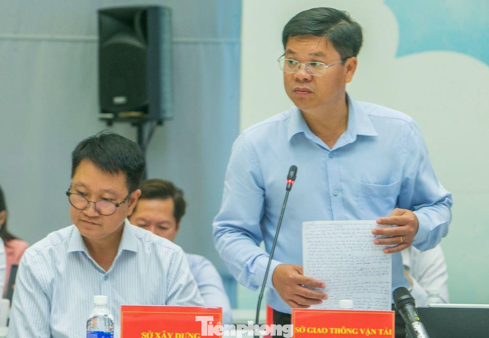 Lãnh đạo Sở GTVT tỉnh Bình Dương trả lời báo Tiền Phong tại họp báo Lãnh đạo Sở GTVT tỉnh Bình Dương trả lời báo Tiền Phong tại họp báo