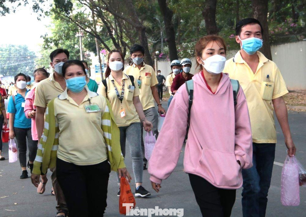 Người lao động ở Bình Dương hầu hết được thưởng Tết một tháng lương cơ bản