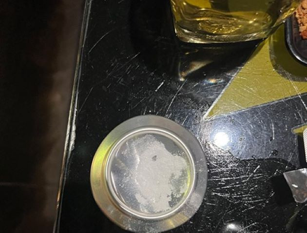 Ma túy được phát hiện trên bàn khách
