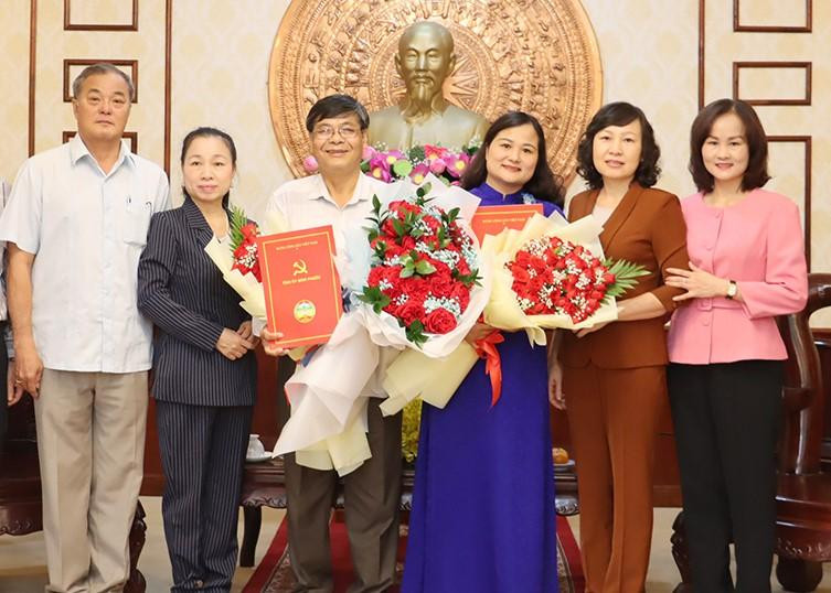 Bình Phước trao các quyết định chuẩn y, điều động cán bộ chủ chốt Bình Phước trao các quyết định chuẩn y, điều động cán bộ chủ chốt