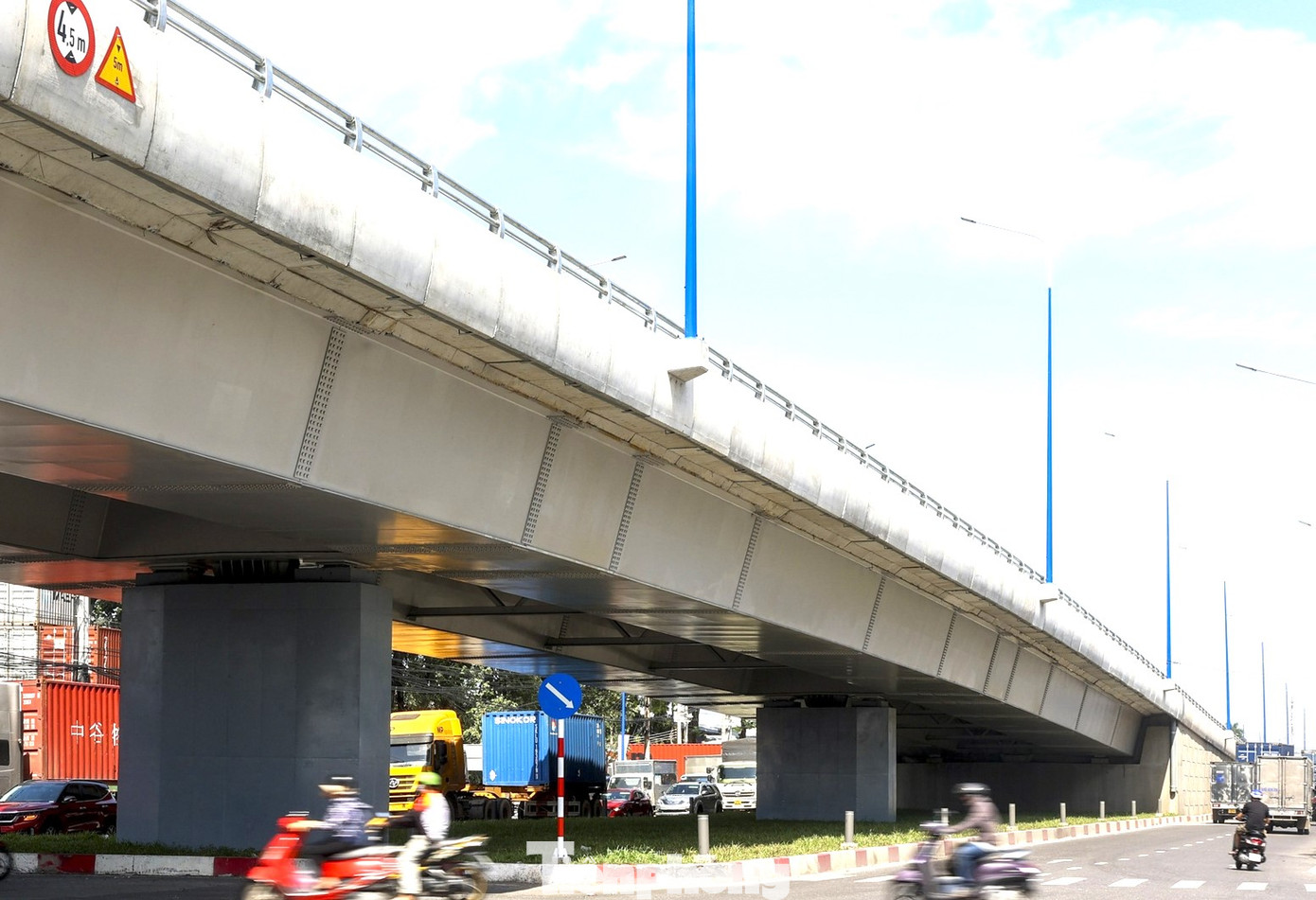 Ghi nhận của Tiền Phong, sau khi cầu vượt cho thông xe, cảnh ùn tắc giao thông tại khu vực này không còn.