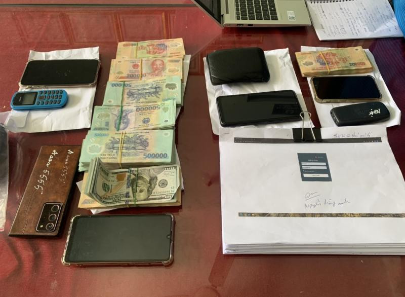 Tang vật công an thu giữ