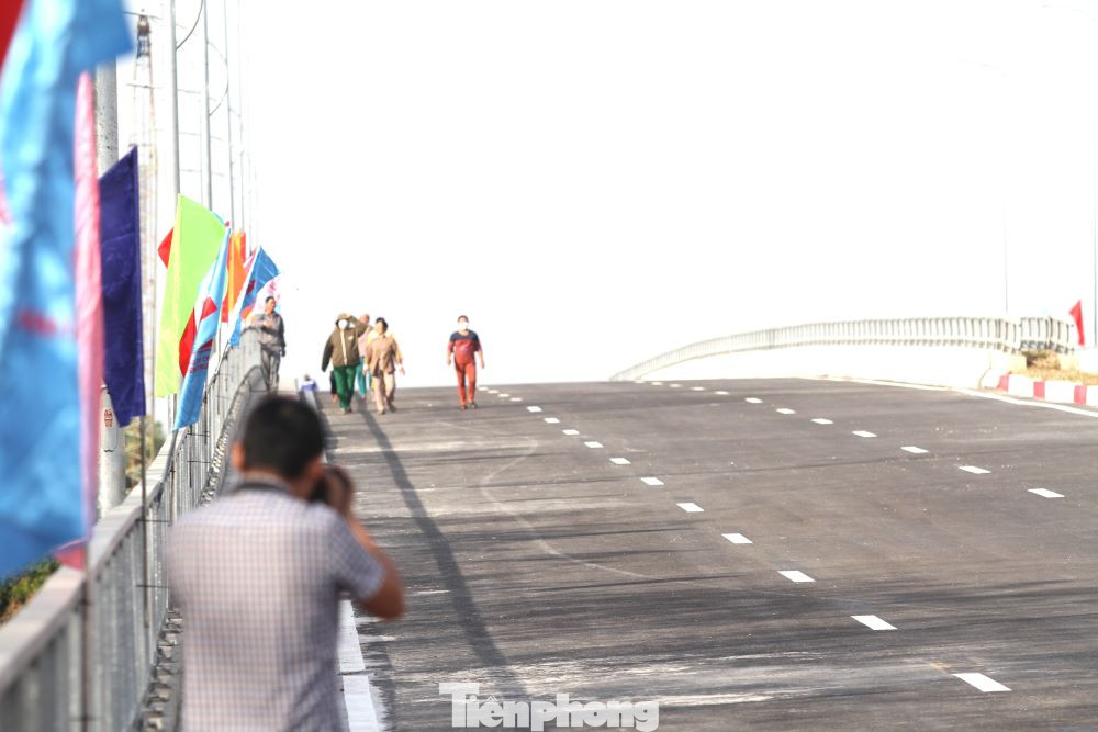 Người dân trải nghiệm công trình nối hai tỉnh Bình Dương và Tây Ninh Người dân trải nghiệm công trình nối hai tỉnh Bình Dương và Tây Ninh