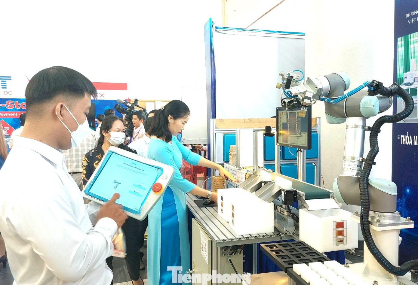 Nhiều doanh nghiệp tham gia chương trình Nhiều doanh nghiệp tham gia chương trình