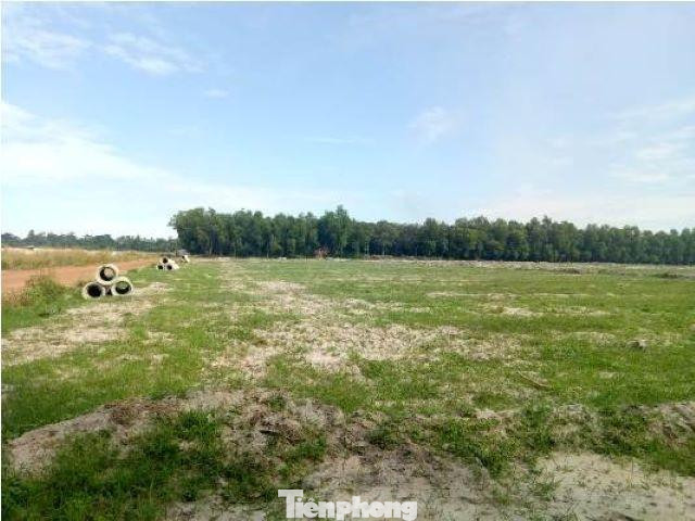 Công ty bất động sản Điền Phú Phát chuyển nhượng đất trái quy định tại các dự án, trong đó có Dự án KĐT Hưng Thịnh Golden Land (khu nhà ở Nam Long 3) tại huyện Bàu Bàng, Bình Dương.