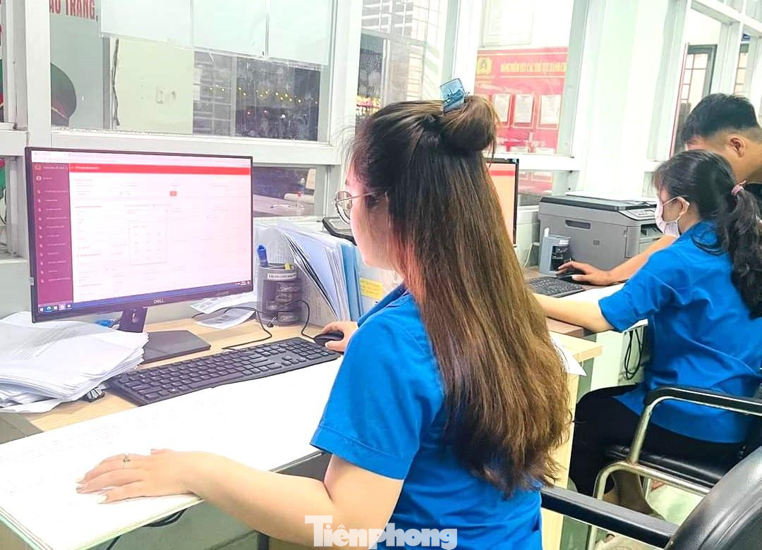 Đoàn viên thanh niên được tăng cường nhập liệu cả ngày lẫn đêm Đoàn viên thanh niên được tăng cường nhập liệu cả ngày lẫn đêm