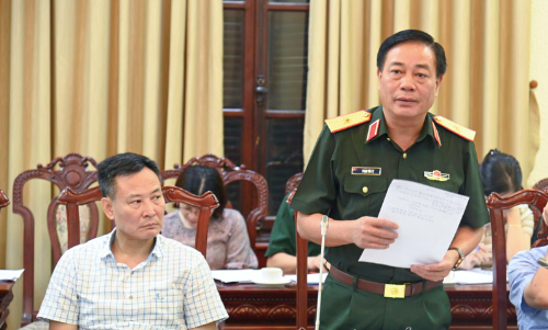 Thiếu tướng Phạm Văn Tỵ phát biểu. Thiếu tướng Phạm Văn Tỵ phát biểu.