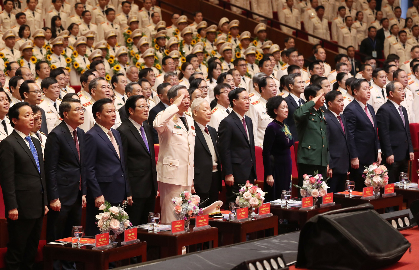 Các đại biểu tham dự buổi lễ.