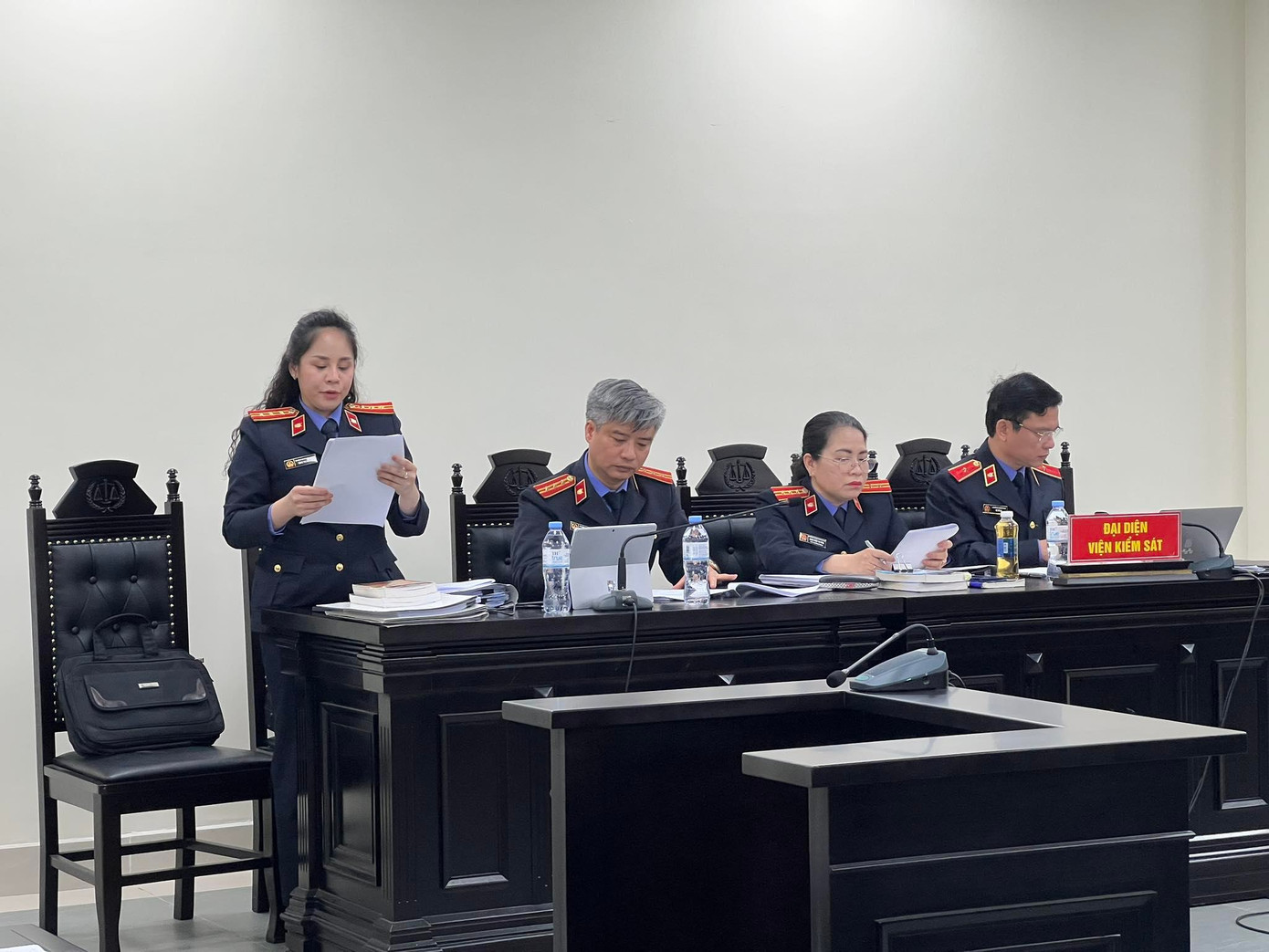 Đại diện Viện KSND TP Hà Nội giữ quyền công tố và kiểm sát xét xử tại tòa.