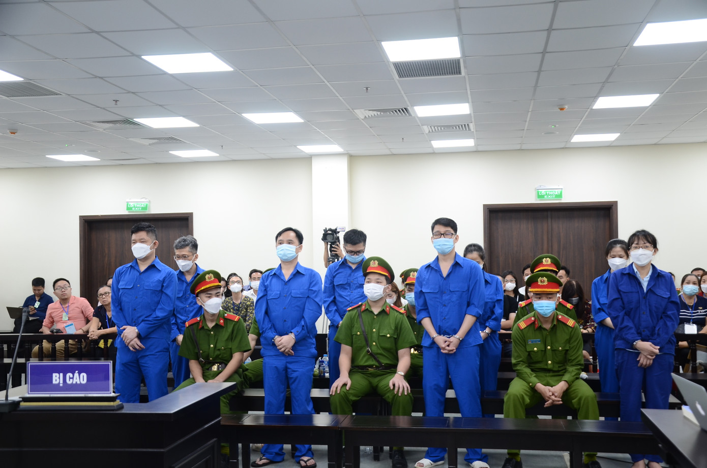 Nhóm bị cáo tại phiên tòa. Nhóm bị cáo tại phiên tòa.