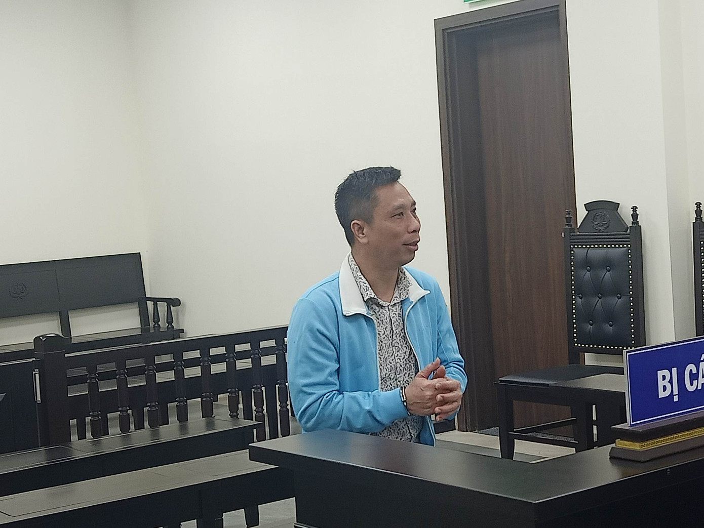 Bị cáo Nguyễn Ngọc Long tại tòa phúc thẩm. Bị cáo Nguyễn Ngọc Long tại tòa phúc thẩm.