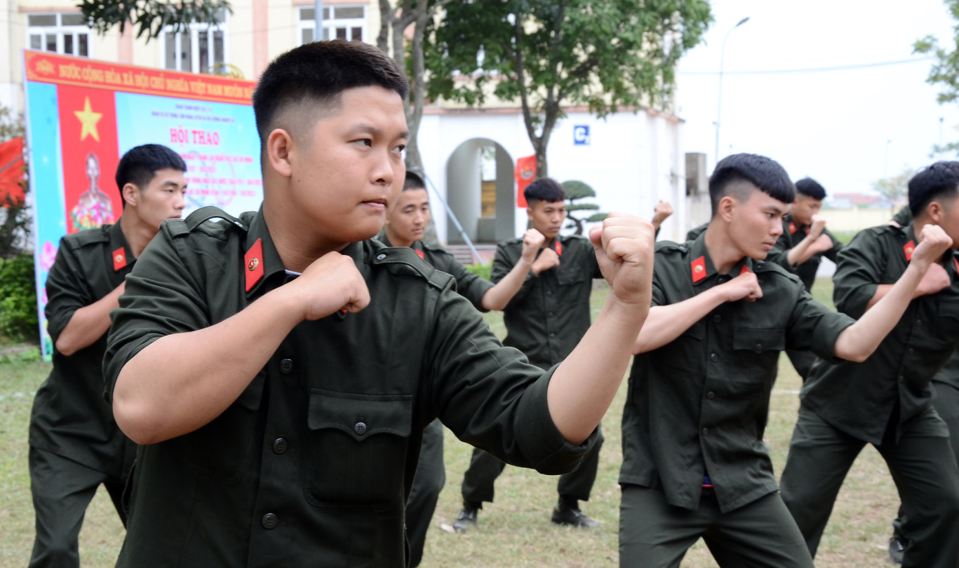 Môn võ thuật này có 5 nội dung cơ bản gồm: Nhận thức chung về võ thuật Công an nhân dân; những vị trí điểm yếu trên cơ thể người và cách đánh; kỹ thuật; 3 bài võ tổng hợp; chiến thuật, võ thuật Công an nhân dân.