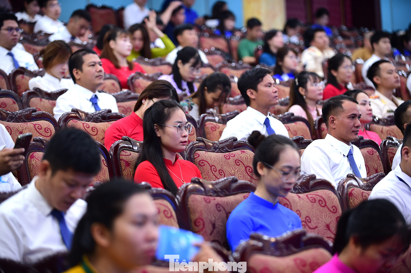 Tham dự Đại hội có 215 đại biểu. Tham dự Đại hội có 215 đại biểu.