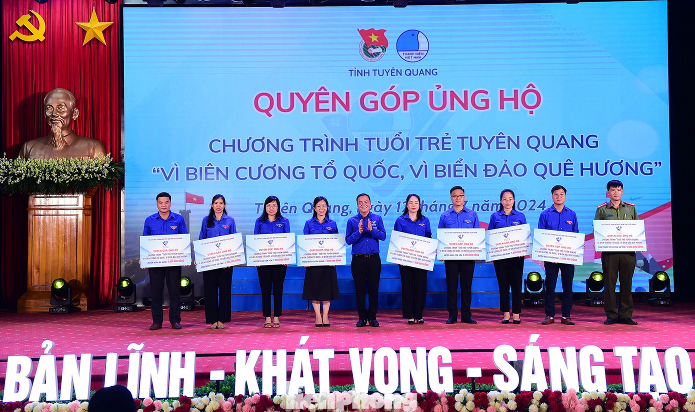 Tỉnh Đoàn Tuyên Quang nhận quyên góp, hỗ trợ từ các đơn vị tại chương trình