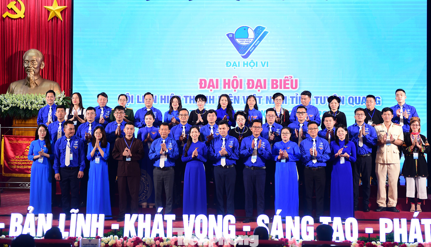 Uỷ ban Hội LHTN Việt Nam tỉnh Tuyên Quang khoá VI ra mắt Đại hội.