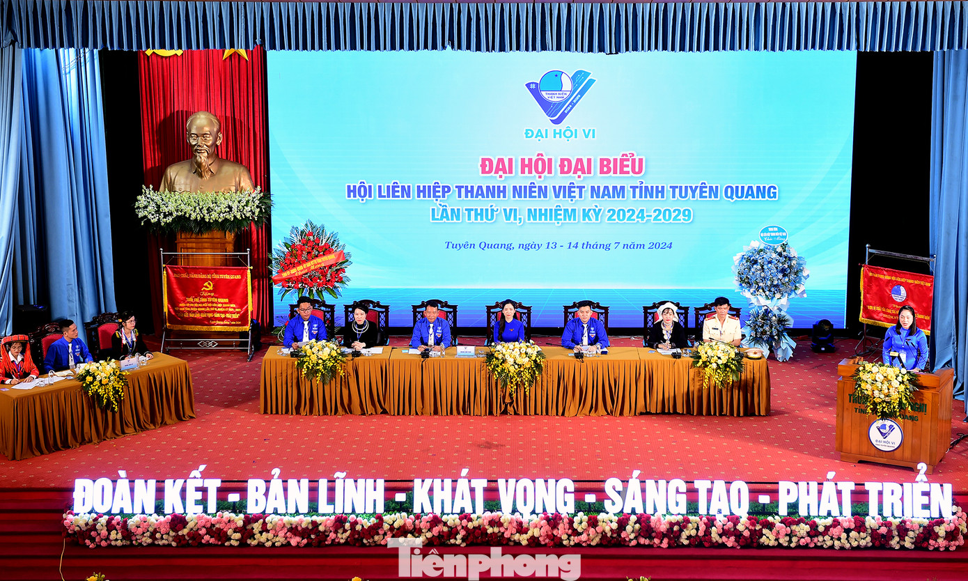 Phiên trọng thể Đại hội đã nghe tham luận chia sẻ nhiều mô hình, phần việc của tuổi trẻ Tuyên Quang.