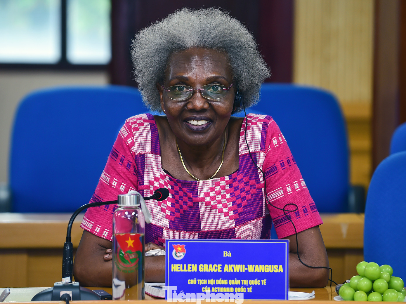 Bà Hellen Grace Akwii-Wangusa trao đổi tại buổi tiếp. Ảnh: Xuân Tùng