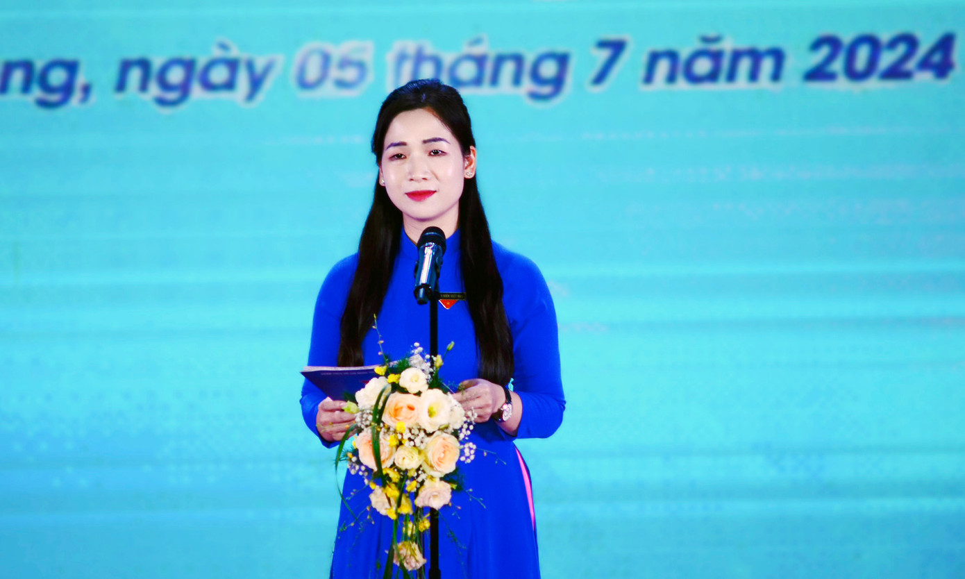 Chị Dương Minh Nguyệt phát biểu khai mạc chung kết cuộc thi. Ảnh: BTC