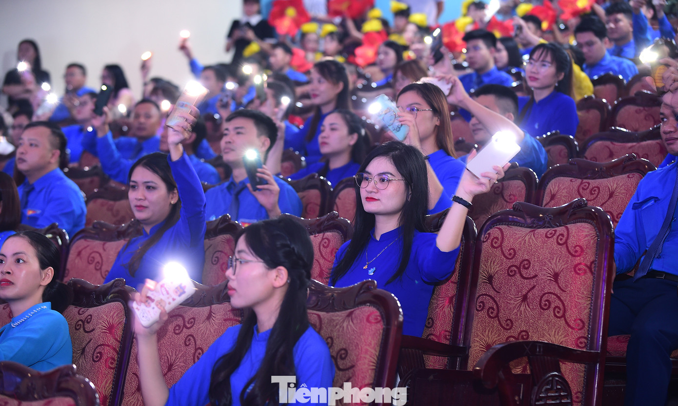 Chương trình văn nghệ chào mừng Đại hội.