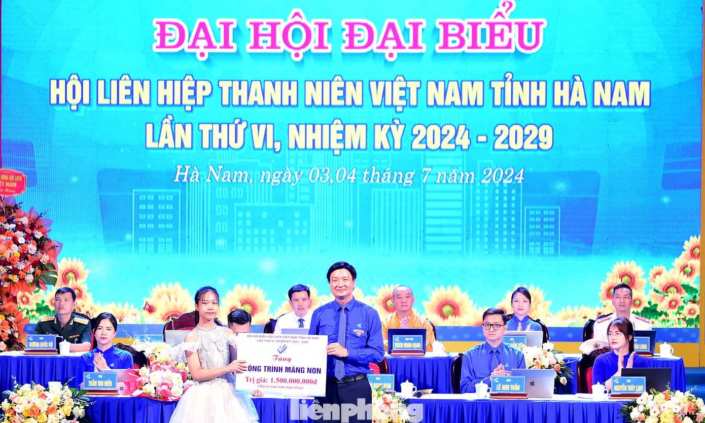 Đại hội trao tặng công trình măng non.