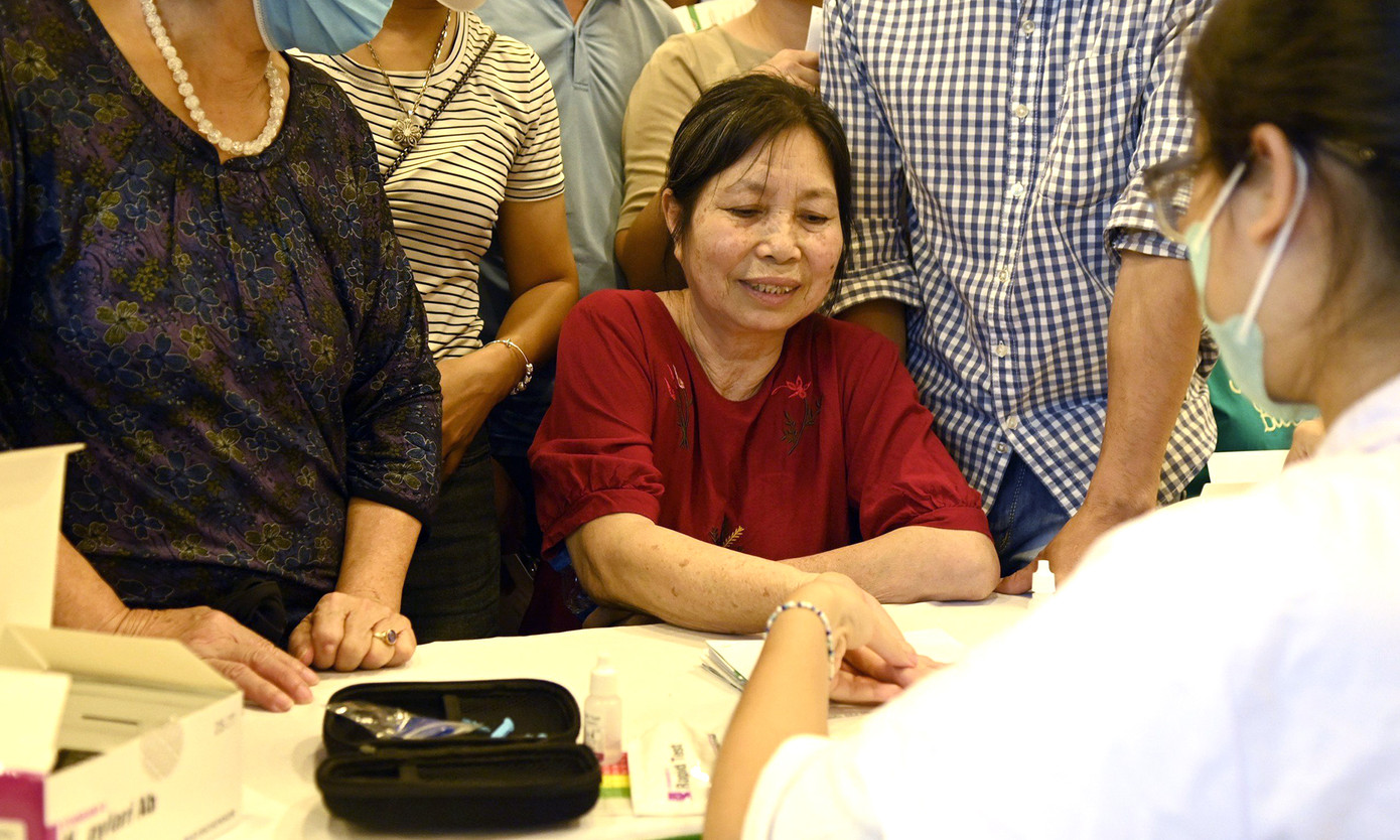 Người dân được kiểm tra và tầm soát HP miễn phí để có được các thông tin sức khỏe và nhận được sự tư vấn cần thiết từ đội ngũ bác sĩ giàu chuyên môn.