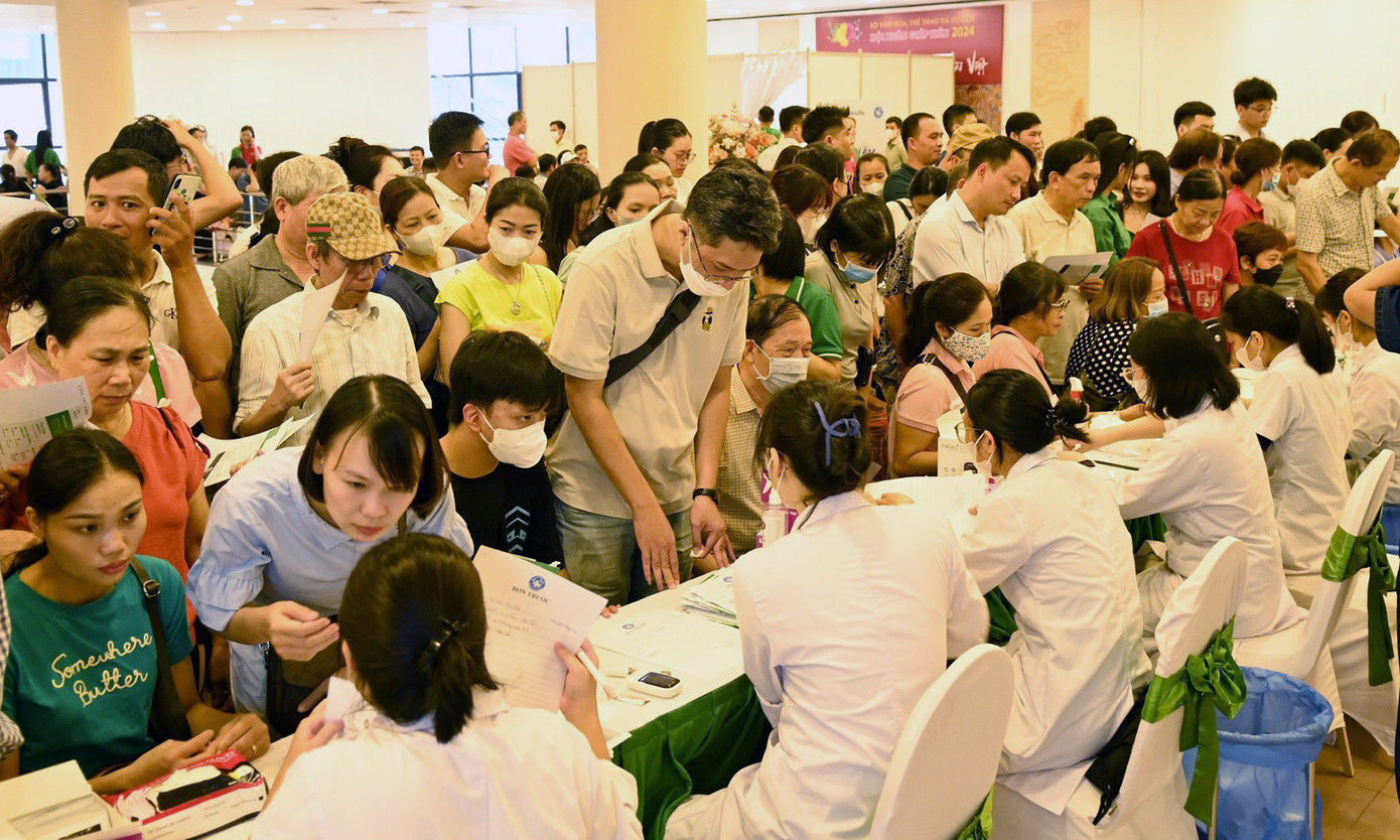 Người dân được kiểm tra và tầm soát HP miễn phí để có được các thông tin sức khỏe và nhận được sự tư vấn cần thiết từ đội ngũ bác sĩ giàu chuyên môn.