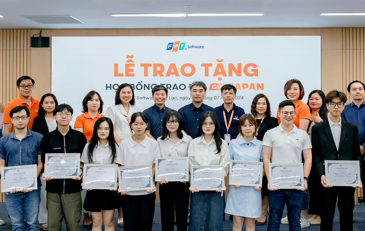 Lễ trao học học bổng cho các ứng viên xuất sắc. Ảnh: BTC Lễ trao học học bổng cho các ứng viên xuất sắc. Ảnh: BTC