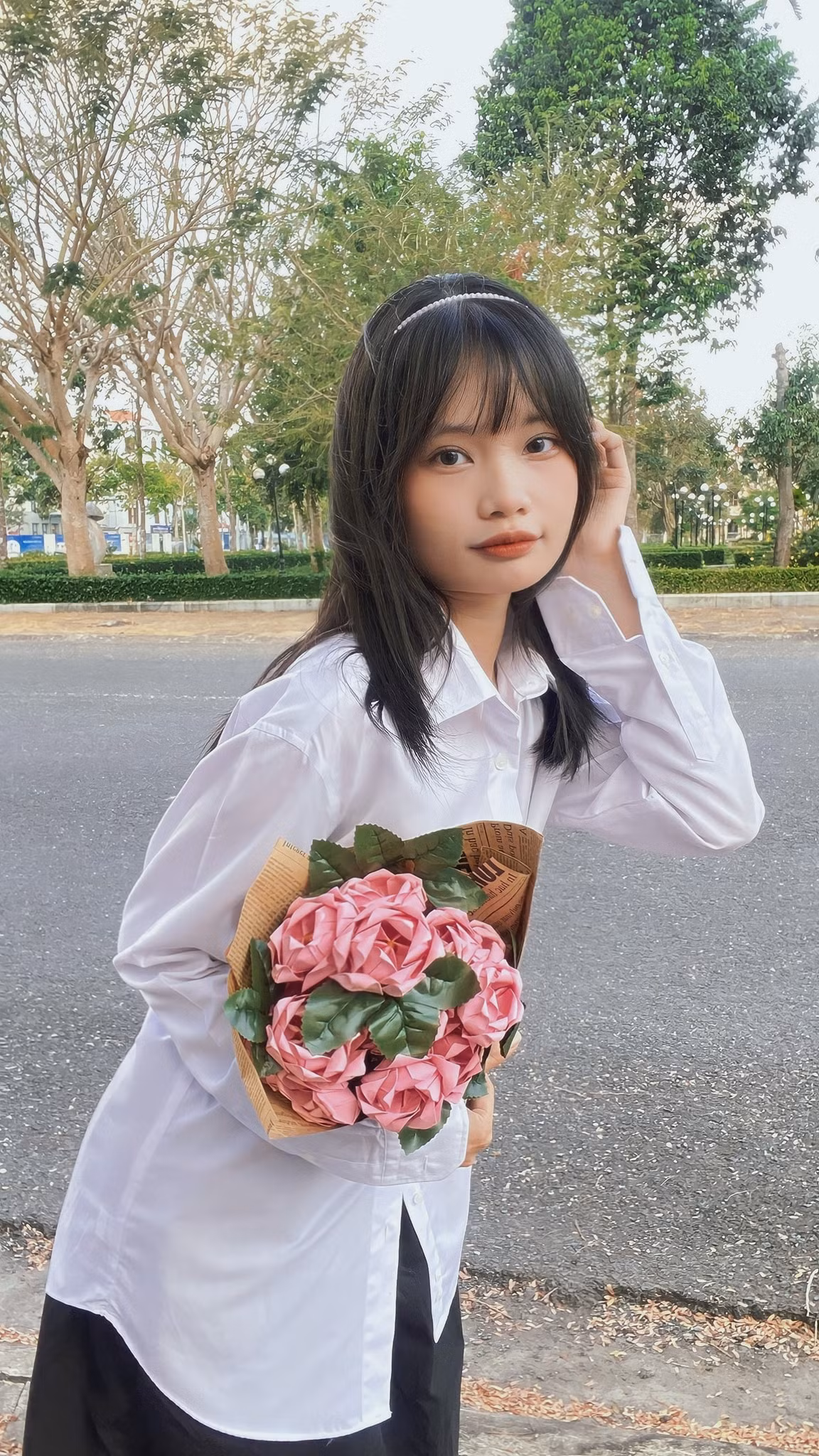 Trần Huyên đang làm gia sư dạy tiếng Anh.